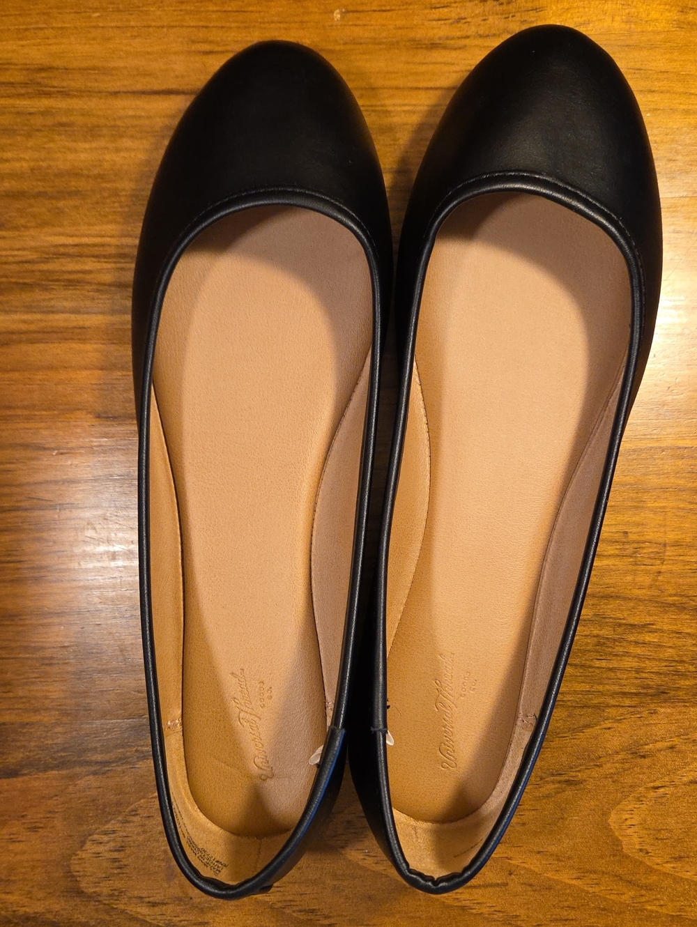 Universal Thread Black Ballet Flats with Tan Insole